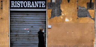 Covid Lazio, obbligo mascherine all’aperto dal 23 dicembre