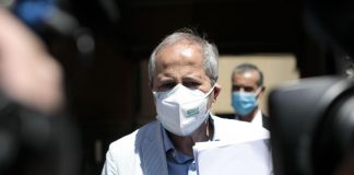 Variante Omicron Italia, Crisanti: “Vaccinati un problema, ma non il problema”