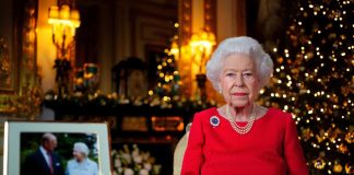 Natale, il messaggio della regina Elisabetta: “Mi manca Filippo”