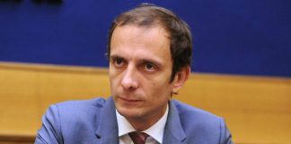 Covid Italia, Fedriga: “Il tampone? Allontana dal vaccino”