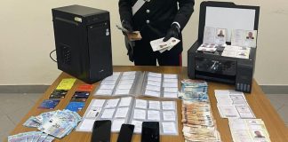 Green pass rubati e soldi falsi, arrestato 26enne nel napoletano