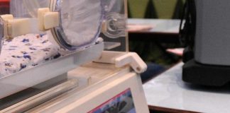 Lorenzo bimbo ‘super piuma’, nato di 370 grammi e salvato a Milano