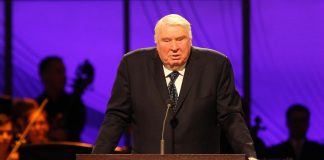 E’ morto John Madden: simbolo Nfl tra campo, tv e videogame