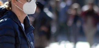 Covid Sicilia, da oggi mascherine all’aperto