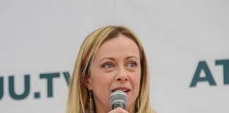 Meloni: “Vogliamo un patriota al Quirinale”