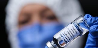 Vaccino Novavax “può dare effetti collaterali come tutti”