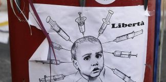 No vax rubano foto su Fb bimbo vaccinato, minacciato il papà medico