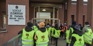 Piedibus: a Viadana nuovi giubbini catarifrangenti per i bambini grazie a Casapoint