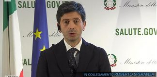 Variante Omicron, Speranza: “Non ancora diffusa in Italia, mantenere vantaggio”