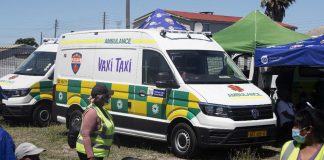 Variante Omicron, sintomi lievi e meno ricoveri: dati e news Sudafrica