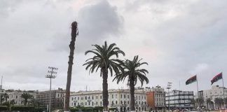 Libia, miliziani circondano palazzo del primo ministro a Tripoli