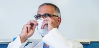 Zangrillo e la coda per tamponi: “Terrorismo giornalistico”
