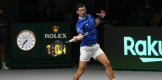 Ricorso Djokovic contro espulsione Australia, decisione sospesa