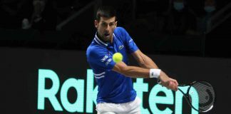 Djokovic si allena e spera, giallo su dichiarazioni di viaggio