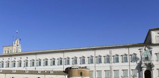 Fumata nera per il Quirinale, 672 le schede bianche