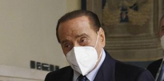 Quirinale 2022, Berlusconi: “Chiediamo a Mattarella grande sacrificio per il paese”