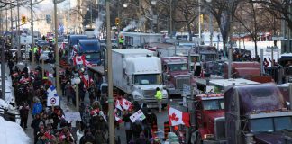 Canada, camionisti contro l’obbligo vaccinale: continuano i disagi ad Ottawa