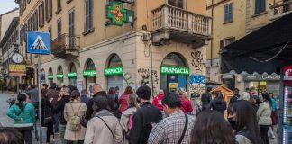 Covid oggi Lombardia, 5.417 contagi e 76 morti. A Milano 1.799 casi