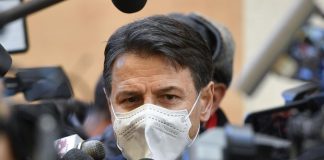 Quirinale 2022, dubbi Conte su Draghi. Ai leader dice “se nuovo governo voto online”