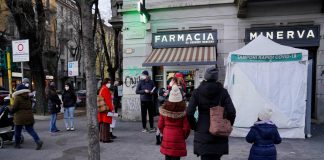 Covid oggi Italia, Brusaferro: “Calo contagi ma non in fascia 0-9 anni”