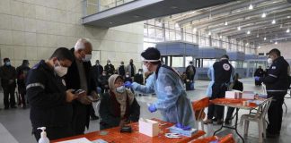 Variante Omicron, ministero Salute Israele: “Potrebbe portare a immunità gregge”