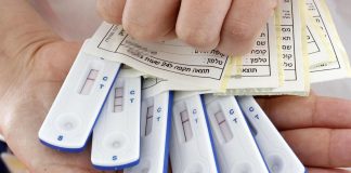 Covid Israele oggi, nuovo record di contagi: quasi 44.000 in un giorno