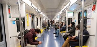 Covid oggi Lombardia, 25.098 contagi e 123 morti. A Milano 7.262 nuovi casi