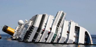 Concordia, 10 anni fa il naufragio: isola Giglio ricorda vittime