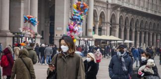 Covid oggi Italia, “picco variante Omicron in 2-3 settimane”