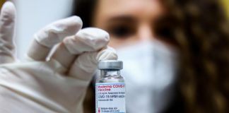 Variante Omicron, 2 dosi vaccino Moderna proteggono bambini più di adulti