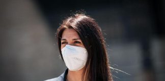 Covid, Raggi: “Vax e no vax? Stop caccia alle streghe”