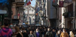 Variante Omicron, Oms: “Entro 2 mesi oltre 50% europei contagiati”