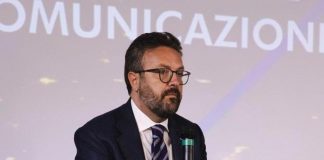 Tim, Ugliarolo (Uilcom): “Sul tavolo 100mila posti lavoro, non faremo sconti”
