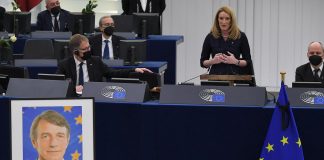 Sassoli, la commemorazione a Strasburgo: “Ha fatto la differenza”