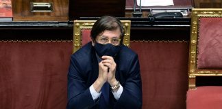 Obbligo vaccinale over 50, Sileri: “Multa 100 euro? Uno dei deterrenti”
