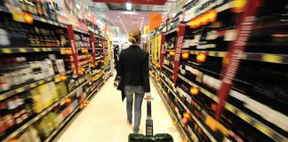 Acquisti, 209 euro la spesa media mensile delle famiglie