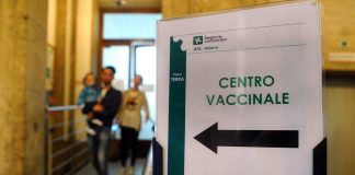 Covid Italia, l’immunologo: “Più liberi con 75% di vaccinati con 3 dosi”
