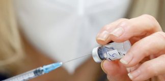Quarta dose vaccino, Israele comincia con sanitari e over 60
