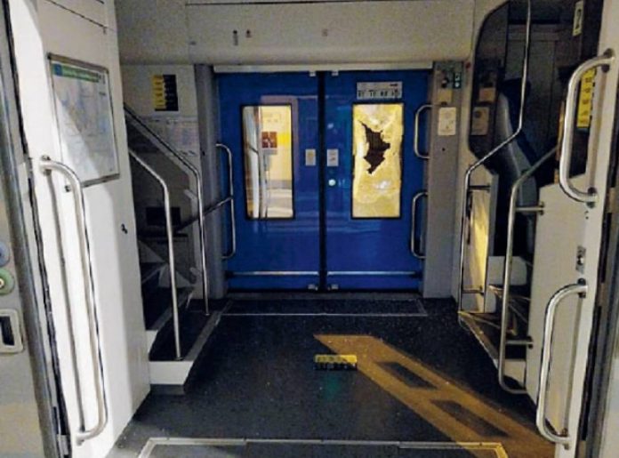 Ubriaco, ha distrutto il convoglio con un estintore: trovato il vandalo del treno Mantova-Milano
