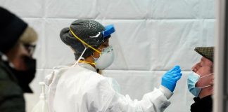 Omicron, Oms: “Effetti meno gravi, abbiamo le prove”