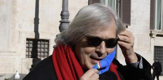 Quirinale, la ‘pesca’ di Sgarbi: “Oggi altri 5 voti per Silvio, è andata bene”