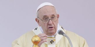 Papa “Immorale l’accanimento terapeutico, grati per le cure palliative”