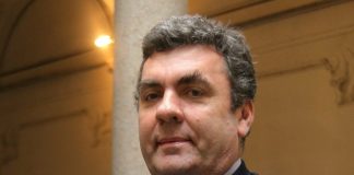Covid, Abrignani “Riaprire con cautela. Presto per abolire green pass”