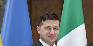 Ucraina, Zelensky “Non abbiamo paura della Russia, non cediamo nulla”