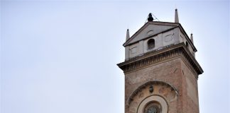 Non rispetta il divieto di accesso nei locali pubblici: denunciato un 23enne