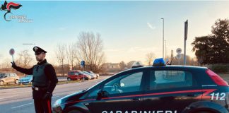Fermato ad Asola mentre tenta di rubare nelle auto in sosta, chiesto il foglio di via