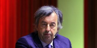 Covid Italia, Burioni: “Con allenatore Figliuolo fra i primi a Europei vaccinazione”