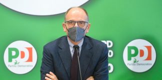 Letta: “Governo vada avanti con l’attuale maggioranza”