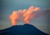 Etna, eruzione oggi: fontana di lava e nube di 10 km
