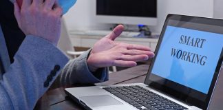 Aumento bollette luce e gas, quanto pesa lo smart working?
